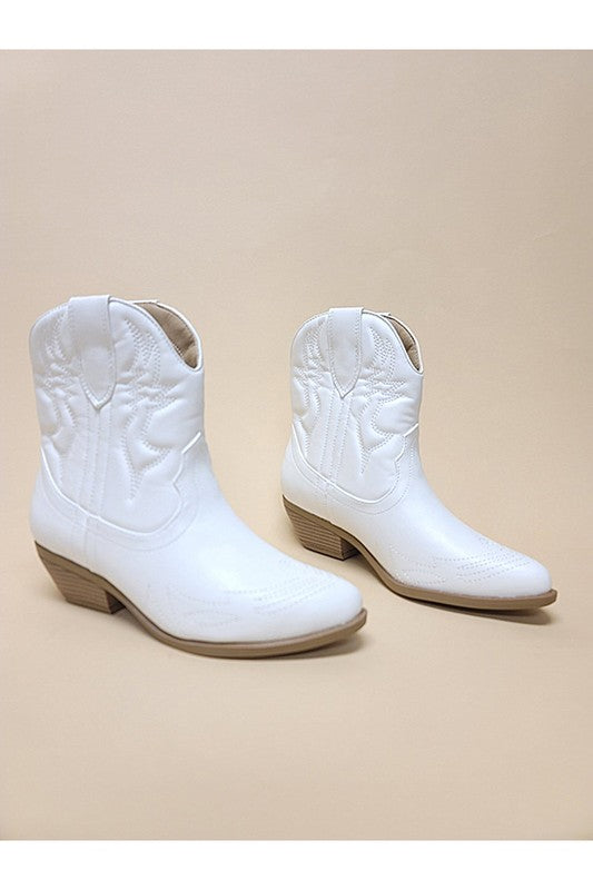 Rigging Western Boots - Premium Shoes from Let's See Style - Just $74! Shop now at Ida Louise Boutique