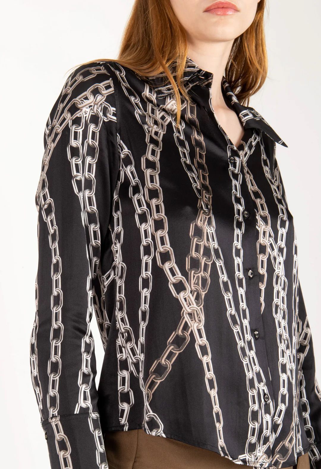 SECRET MISSION CHAIN BUTTON UP